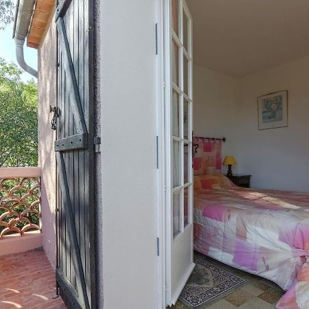 Snug Holiday Home In Bormes Les Mimosas With Pool Ngoại thất bức ảnh