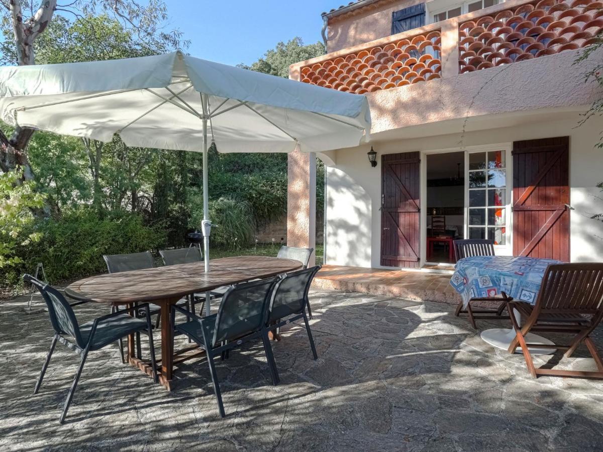 Snug Holiday Home In Bormes Les Mimosas With Pool Ngoại thất bức ảnh