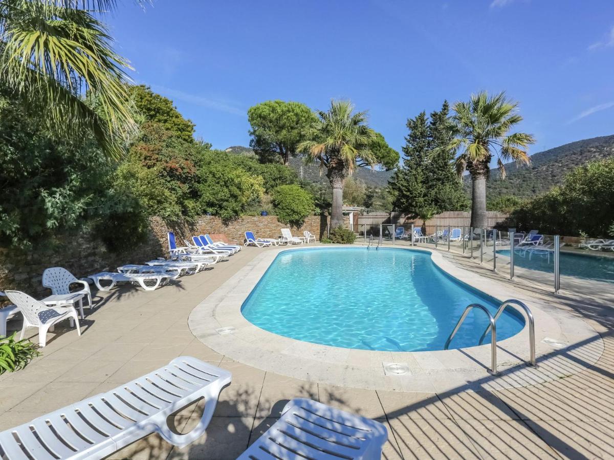 Snug Holiday Home In Bormes Les Mimosas With Pool Ngoại thất bức ảnh