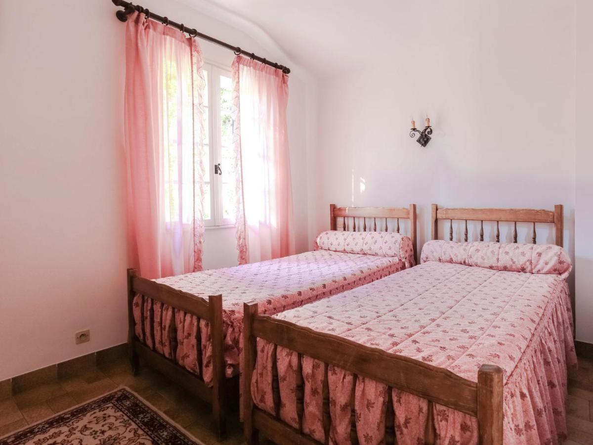Snug Holiday Home In Bormes Les Mimosas With Pool Ngoại thất bức ảnh