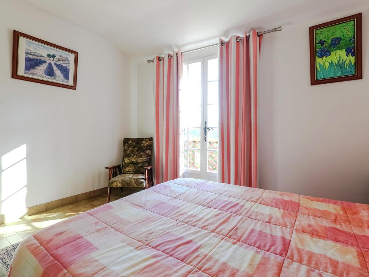 Snug Holiday Home In Bormes Les Mimosas With Pool Ngoại thất bức ảnh