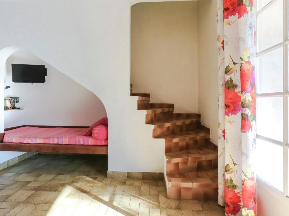 Snug Holiday Home In Bormes Les Mimosas With Pool Ngoại thất bức ảnh