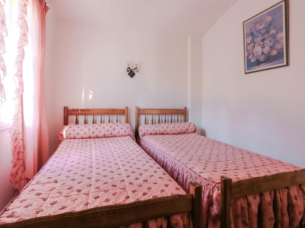 Snug Holiday Home In Bormes Les Mimosas With Pool Ngoại thất bức ảnh